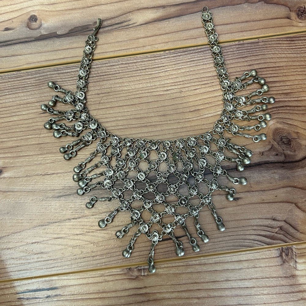 Filigree silver tone bib chain choker